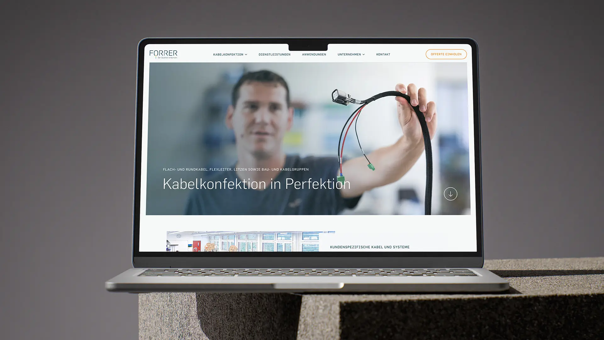 Werner Forrer Webseite auf Laptop