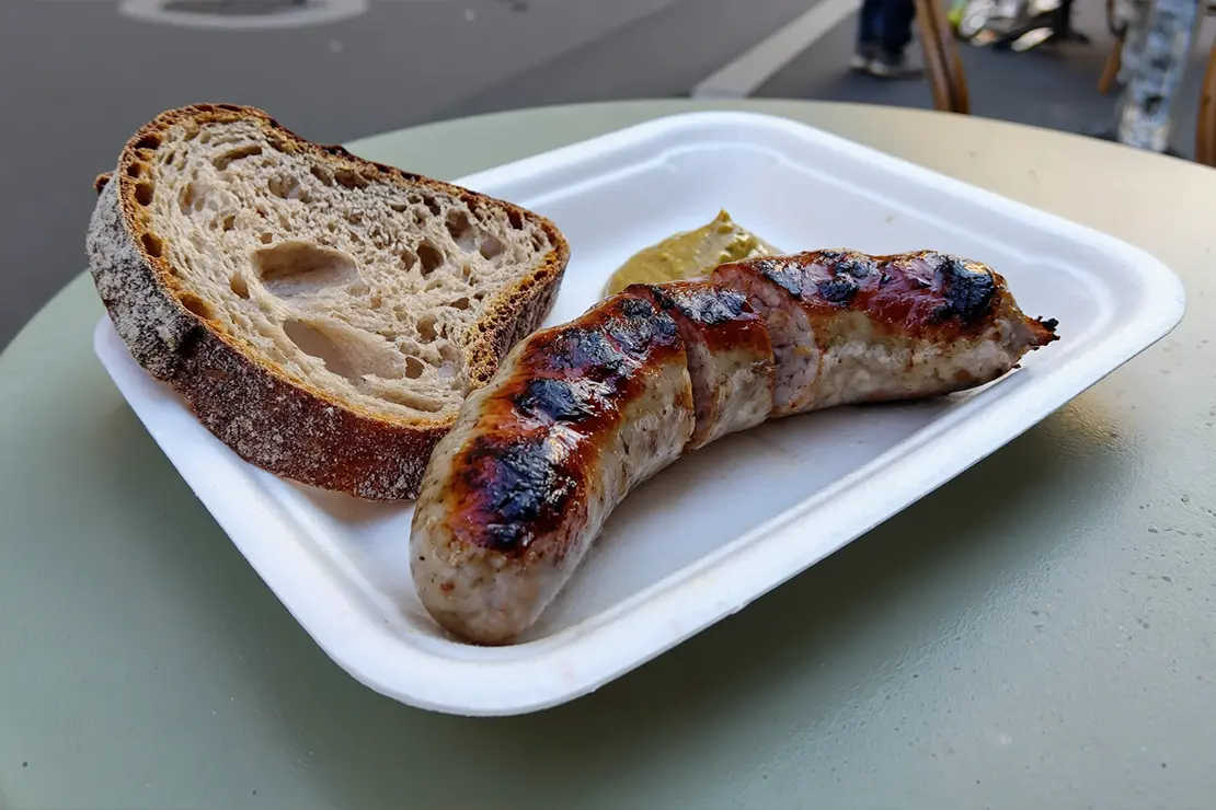 Bratwurst und Brot
